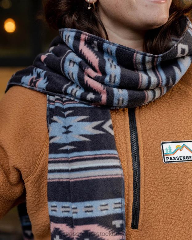 Passenger lägereld återvunnen polar fleece halsduk djup marin vintage geo D422J1092 djup marin vintage geo
