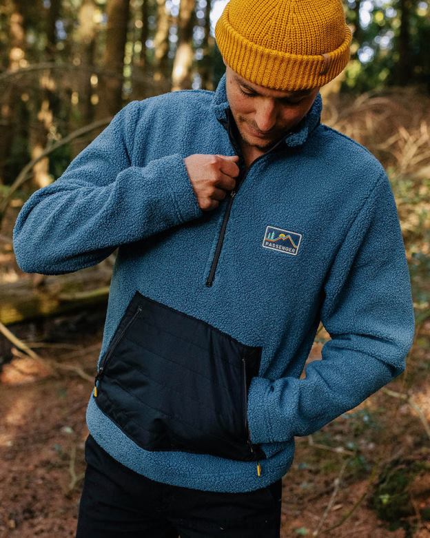 Passenger Oceanside återvunnet polarfodrat sherpa fleece blått stål D422J44 blått stål