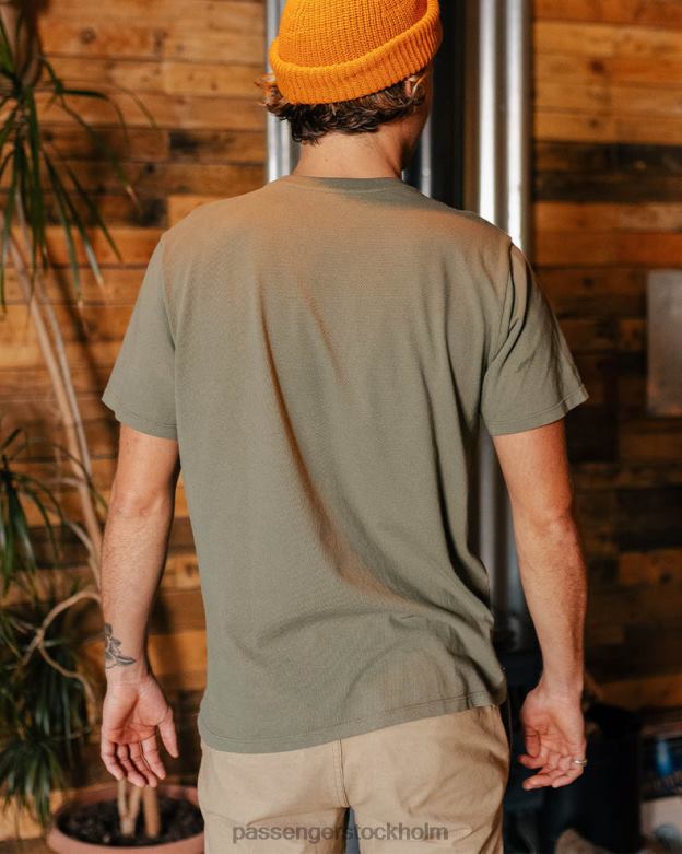 Passenger ingenstans bunden pocket t-shirt dammig oliv D422J350 dammig oliv